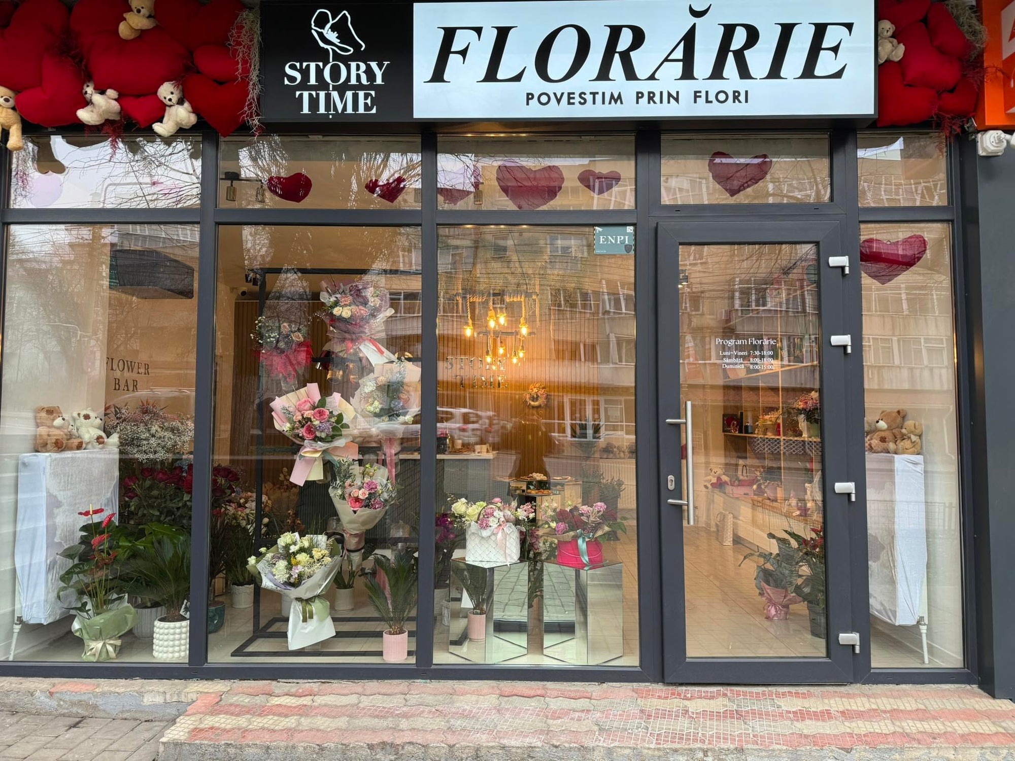 Dorești ceva special sau vrei doar să ne scrii? Suntem aici pentru tine!