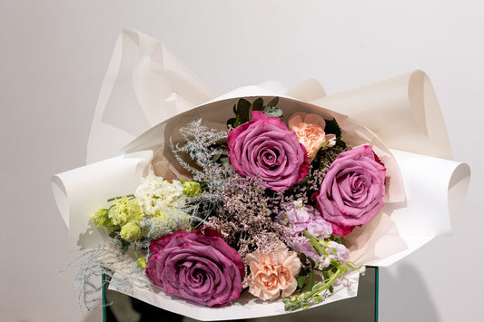 Buchet „Poveste în Mov”